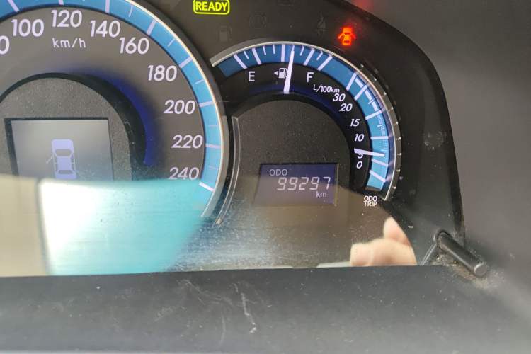 Used Toyota Camry 2012 Luxurious Edition 2.5HG Zunrui Odometer Close Up