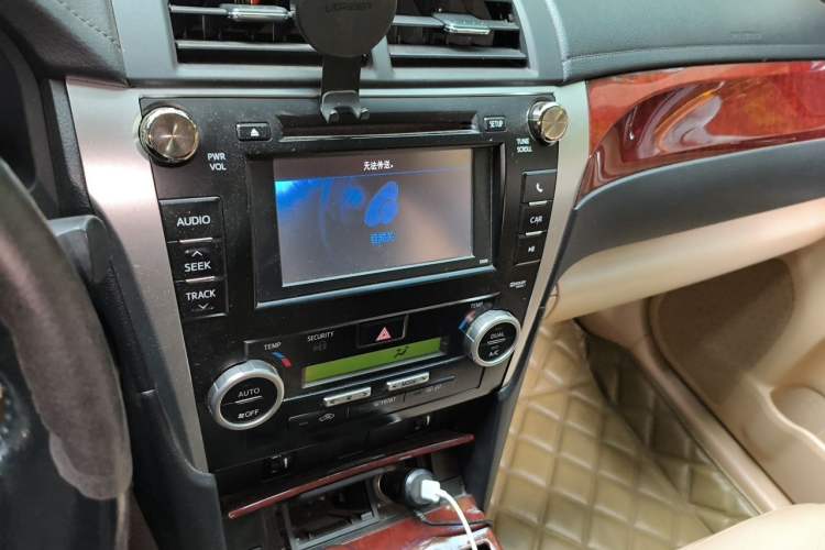 Used Toyota Camry 2012 2.5G Luxury Edition Audio And AC Panel