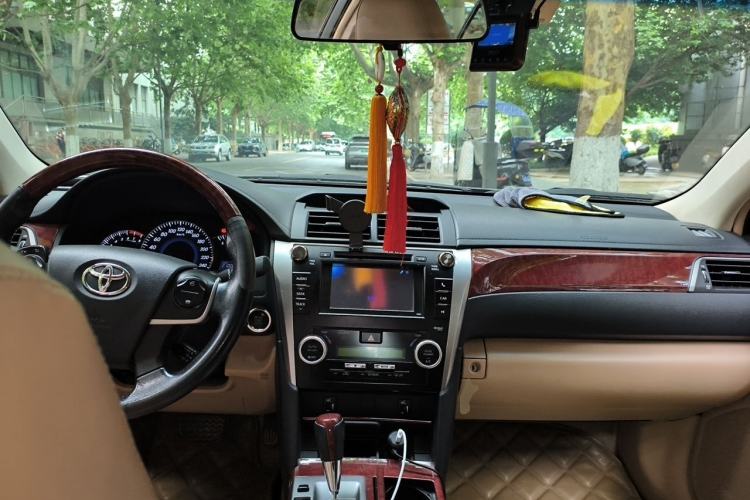 Used Toyota Camry 2012 2.5G Luxury Edition Center Console
