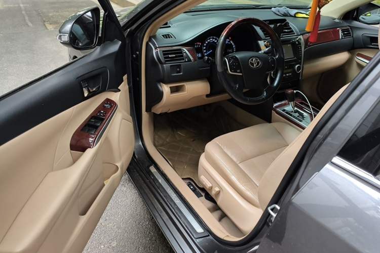 Used Toyota Camry 2012 2.5G Luxury Edition Driver Seat