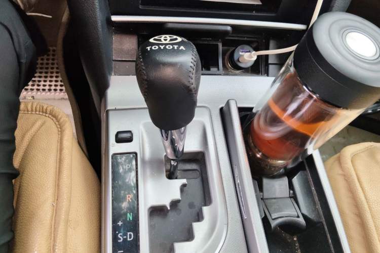 Used Toyota Camry 2012 Junrui 2.5S Activa Navigation Edition Gear Lever