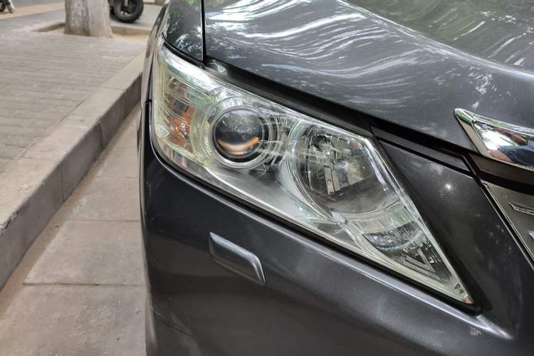 Used Toyota Camry 2012 2.5G Luxury Edition Right Front Headlight