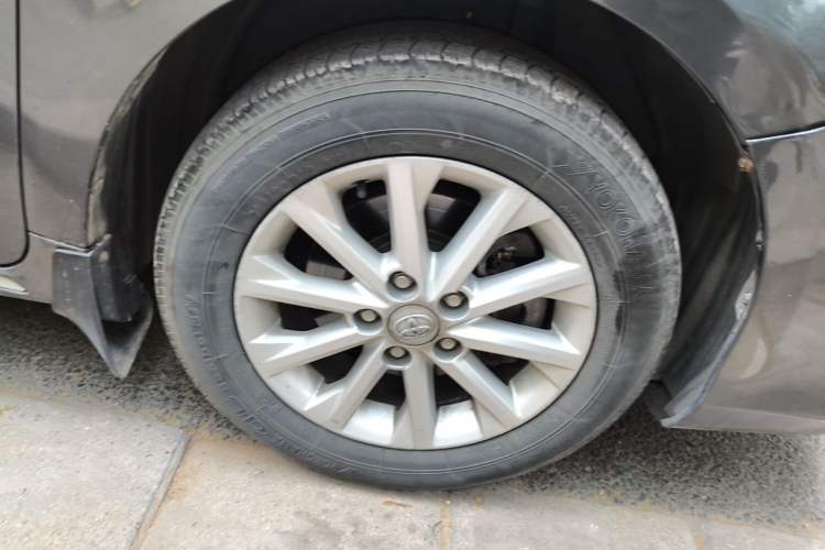 Used Toyota Camry 2012 2.5G Luxury Edition Right Front Wheel Hub