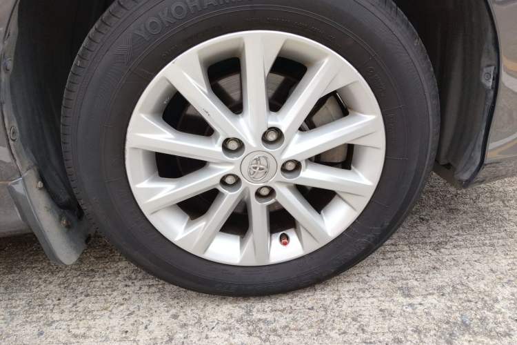 Used Toyota Camry 2012 2.5G Luxury Edition Right Front Wheel Hub