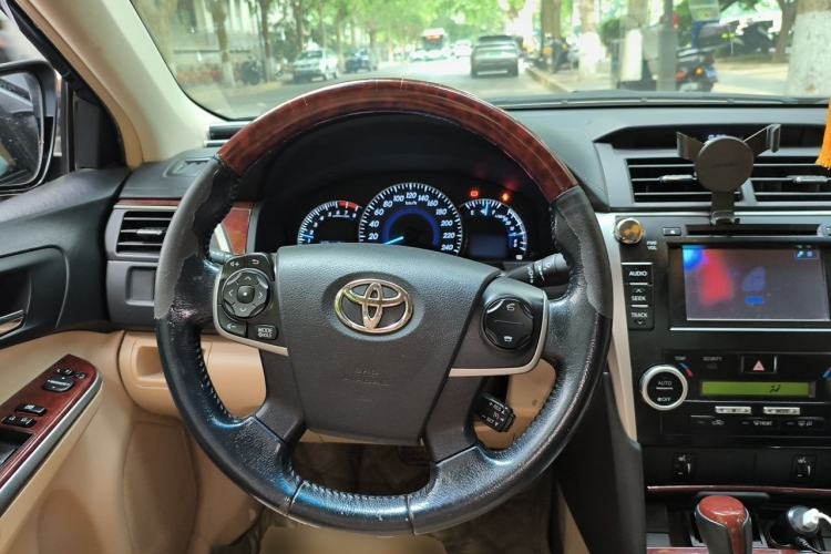 Used Toyota Camry 2012 2.5G Luxury Edition Steering Wheel