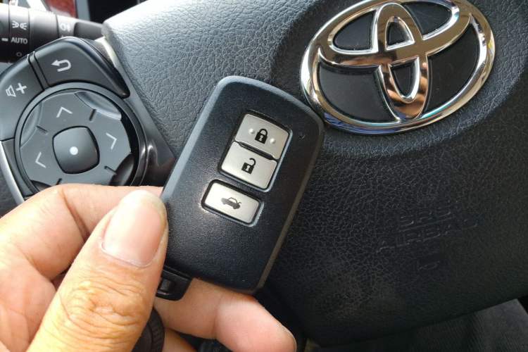 Used Toyota Camry 2012 2.5G Luxury Edition Vehicle Key
