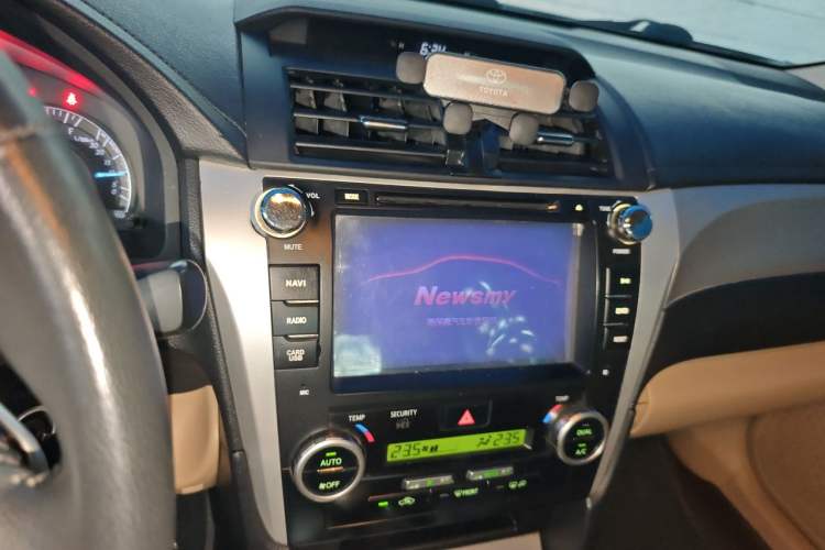 Used Toyota Camry 2012 Junrui 2.0S Radiant Edition Audio And AC Panel