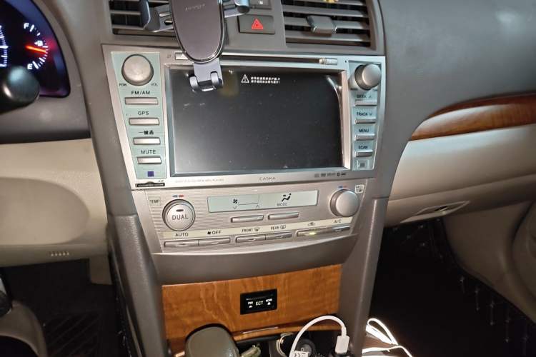 Used Toyota Camry 2012 200E Classic Elite Edition Audio And AC Panel