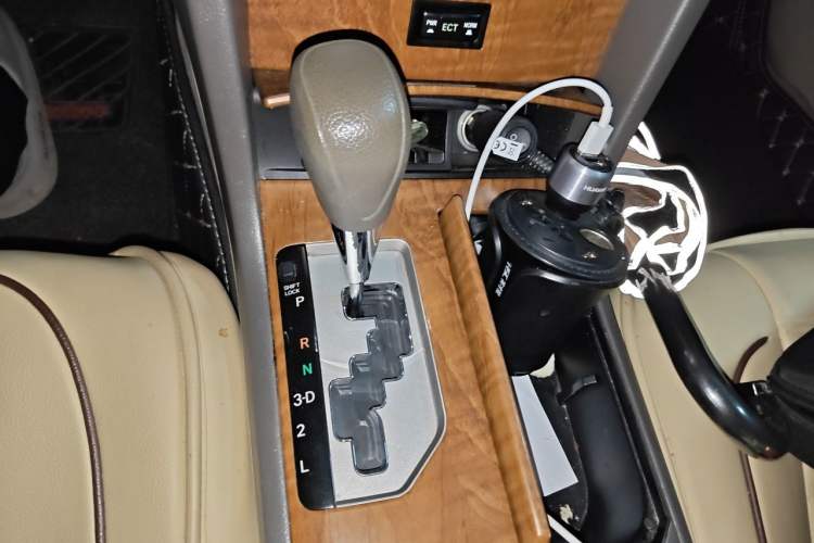 Used Toyota Camry 2012 200E Classic Elite Edition Gear Lever