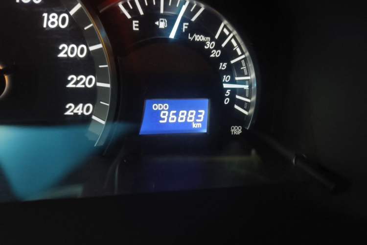 Used Toyota Camry 2012 Junrui 2.0S Radiant Edition Odometer Close Up