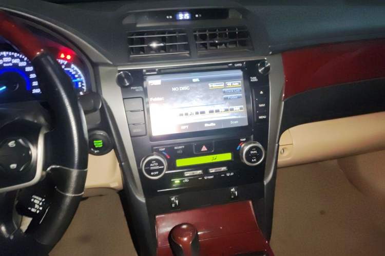 Used Toyota Camry 2012 2.5G Luxury Navigation Edition Audio And AC Panel