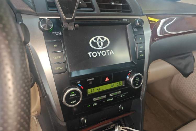 Used Toyota Camry 2012 2.5G Luxury Edition Audio And AC Panel