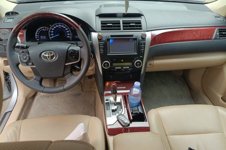 Used Toyota Camry 2012 2.5G Luxury Edition Center Console