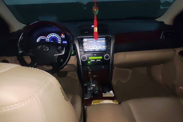Used Toyota Camry 2012 2.5G Luxury Navigation Edition Center Console