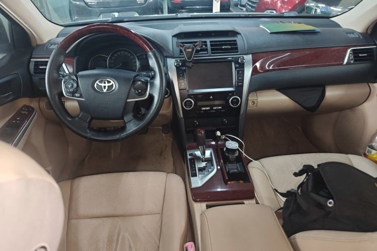 Used Toyota Camry 2012 2.5G Luxury Edition Center Console