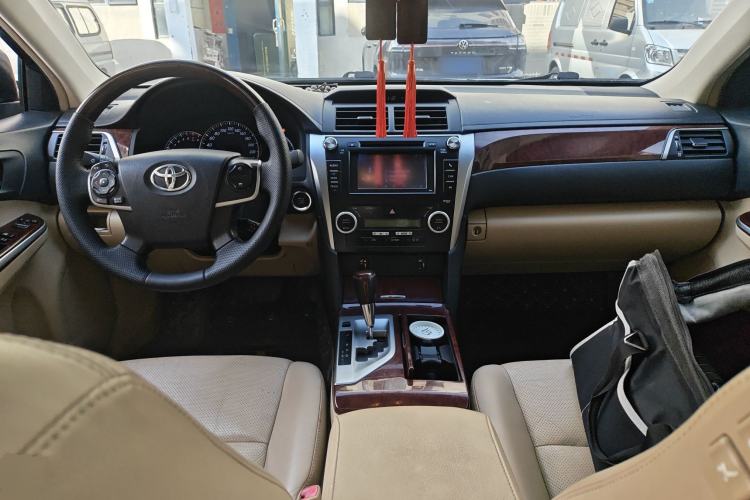Used Toyota Camry 2012 2.5G Luxury Edition Center Console