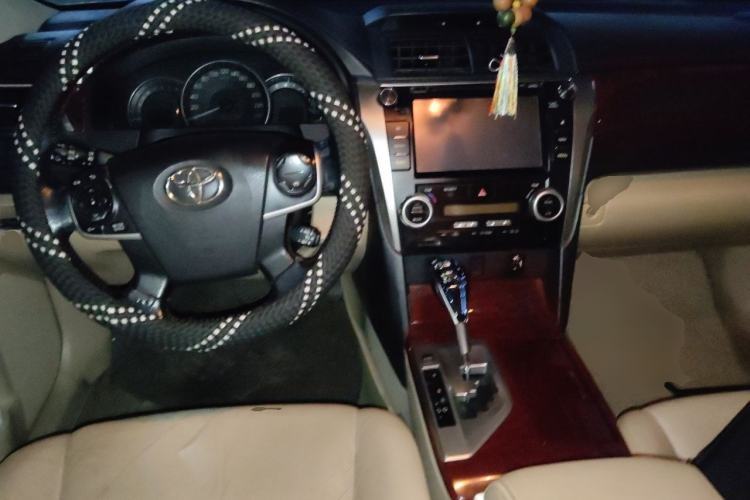 Used Toyota Camry 2012 2.5G Luxury Edition Center Console
