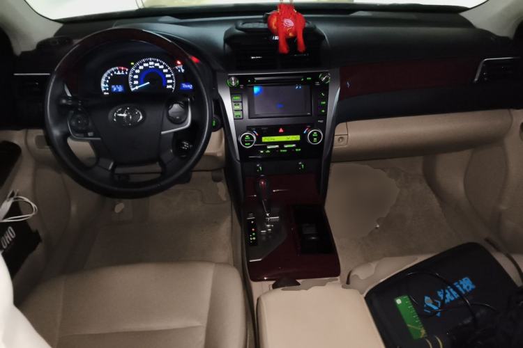 Used Toyota Camry 2012 2.5G Luxury Edition Center Console