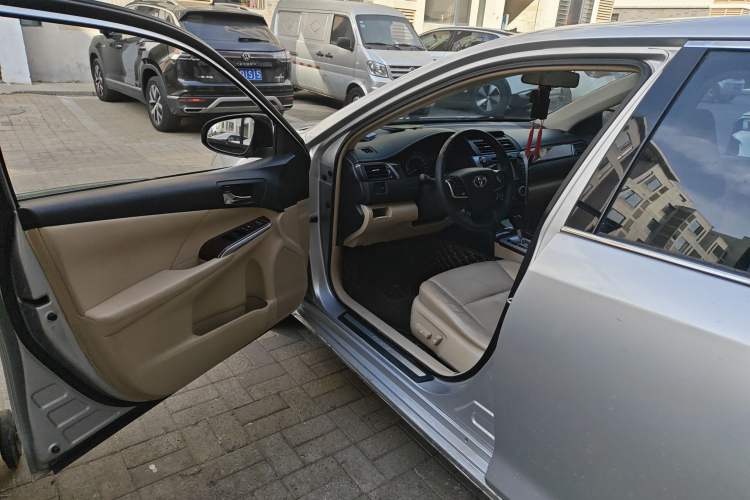 Used Toyota Camry 2012 2.5G Luxury Edition Driver Seat