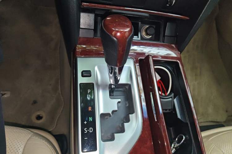 Used Toyota Camry 2012 2.5G Luxury Edition Gear Lever