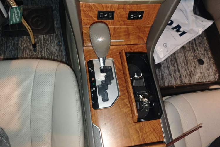 Used Toyota Camry 2012 200G Classic Luxury Edition Gear Lever