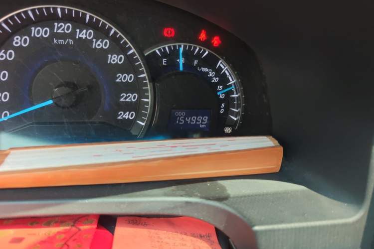Used Toyota Camry 2012 2.0G Luxury Edition Odometer Close Up