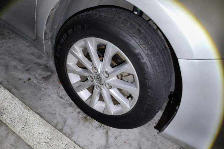 Used Toyota Camry 2012 2.5G Luxury Edition Right Front Wheel Hub