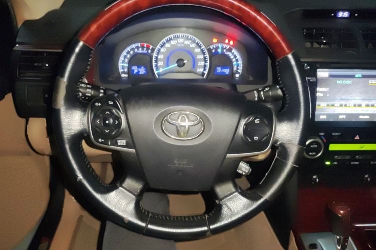 Used Toyota Camry 2012 2.5G Luxury Navigation Edition Steering Wheel