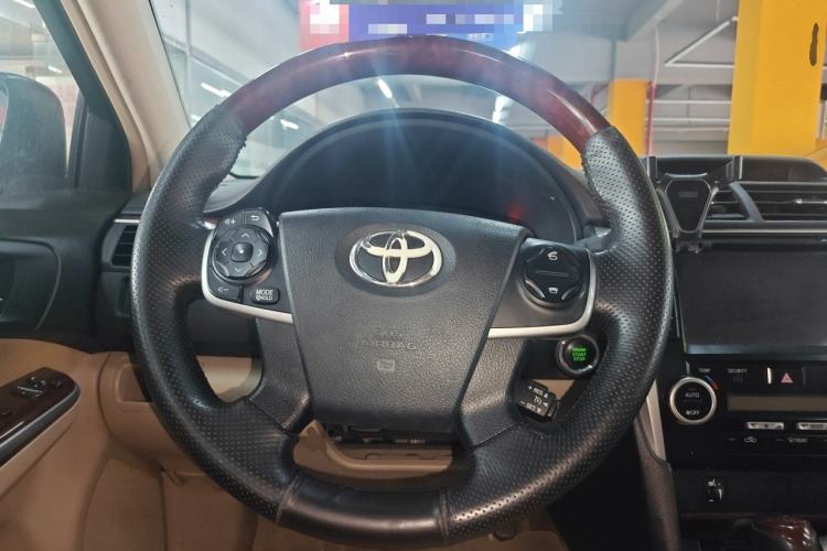 Used Toyota Camry 2012 2.5G Luxury Edition Steering Wheel