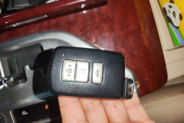 Used Toyota Camry 2012 2.5G Luxury Navigation Edition Vehicle Key