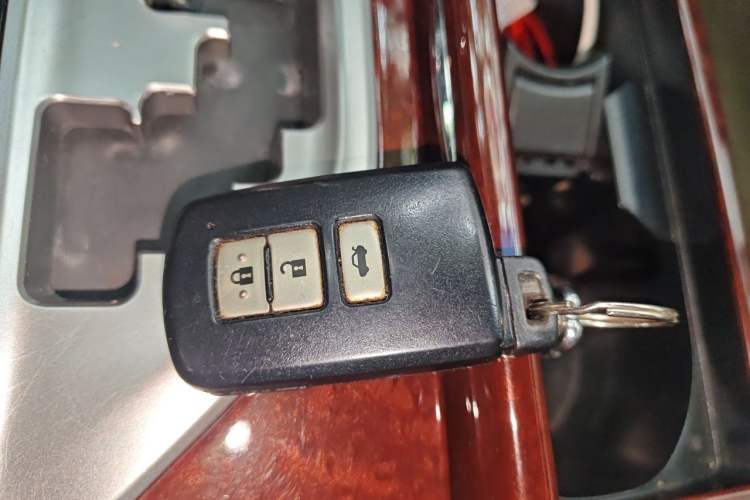 Used Toyota Camry 2012 2.5G Luxury Edition Vehicle Key