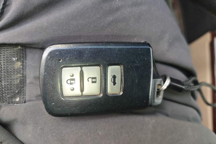 Used Toyota Camry 2012 2.5G Luxury Edition Vehicle Key