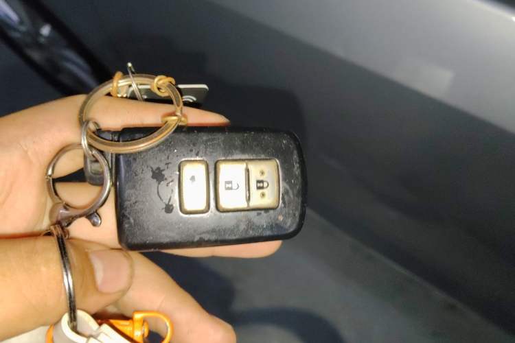 Used Toyota Camry 2012 2.5G Luxury Edition Vehicle Key