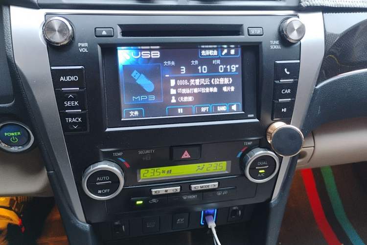 Used Toyota Camry 2012 Luxurious Edition 2.5HG Zunrui Audio And AC Panel