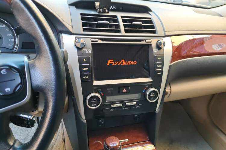 Used Toyota Camry 2012 2.5G Luxury Edition Audio And AC Panel
