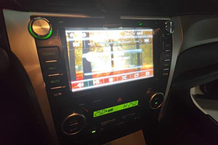 Used Toyota Camry 2012 Junrui 2.0S Radiant Edition Audio And AC Panel
