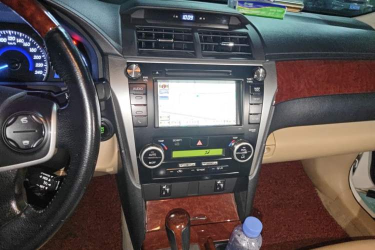 Used Toyota Camry 2012 2.5G Luxury Navigation Edition Audio And AC Panel