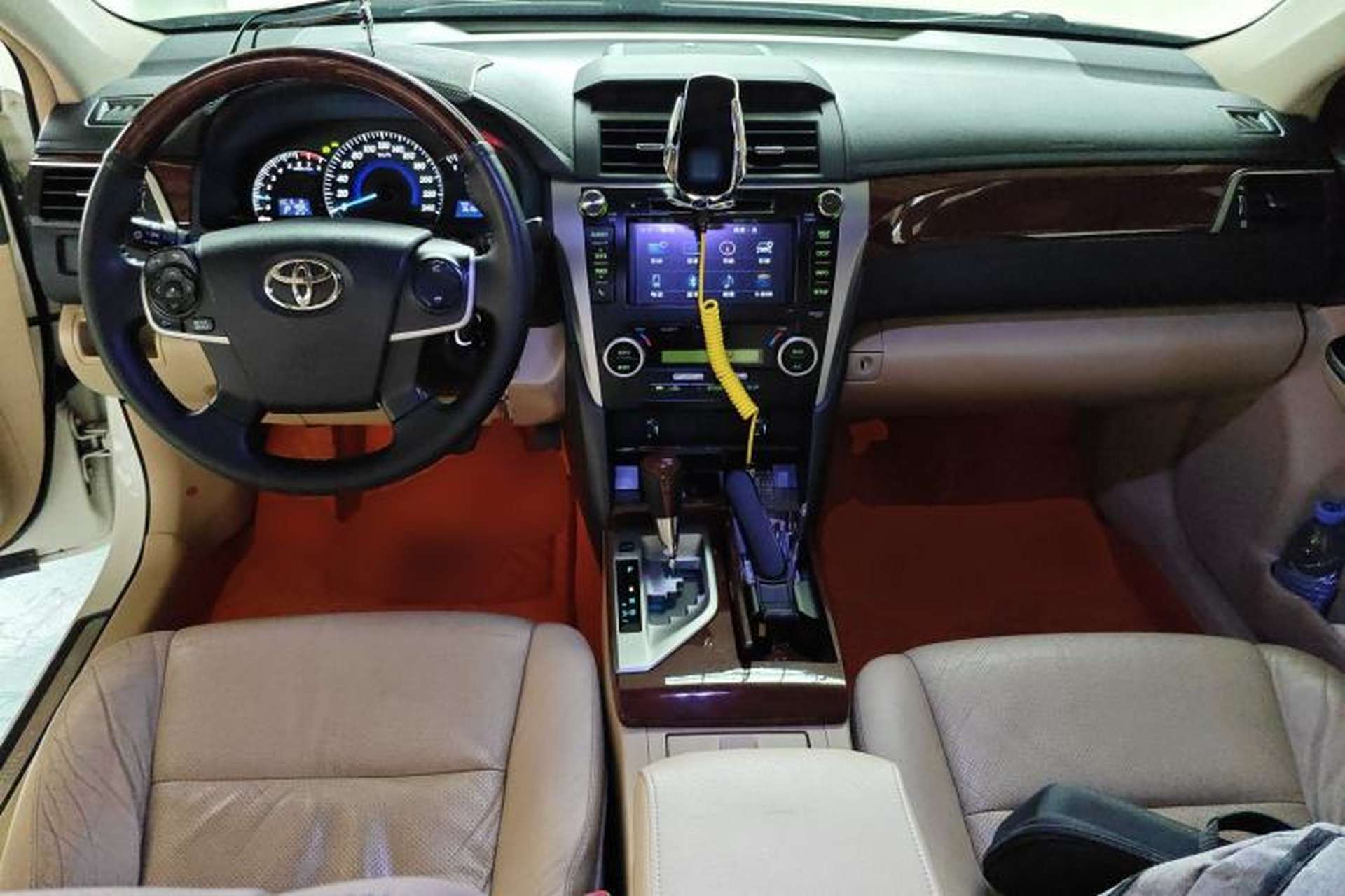 Used Toyota Camry 2012 2.0G Luxury Navigation Edition Center Console