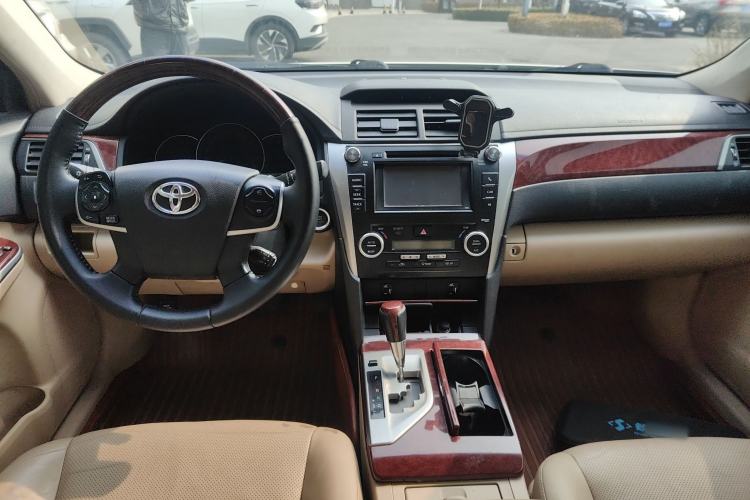 Used Toyota Camry 2012 2.5G Luxury Edition Center Console