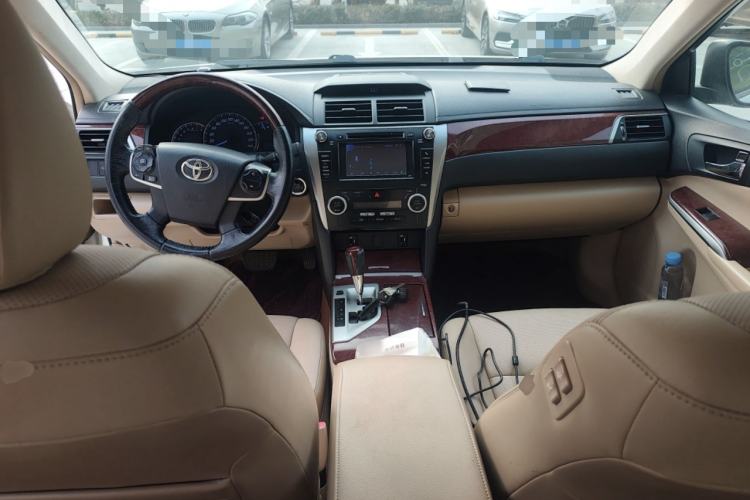 Used Toyota Camry 2012 2.5G Luxury Edition Center Console