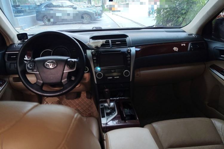 Used Toyota Camry 2012 2.5G Luxury Navigation Edition Center Console