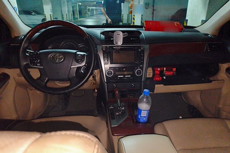 Used Toyota Camry 2012 2.0G Luxury Edition Center Console