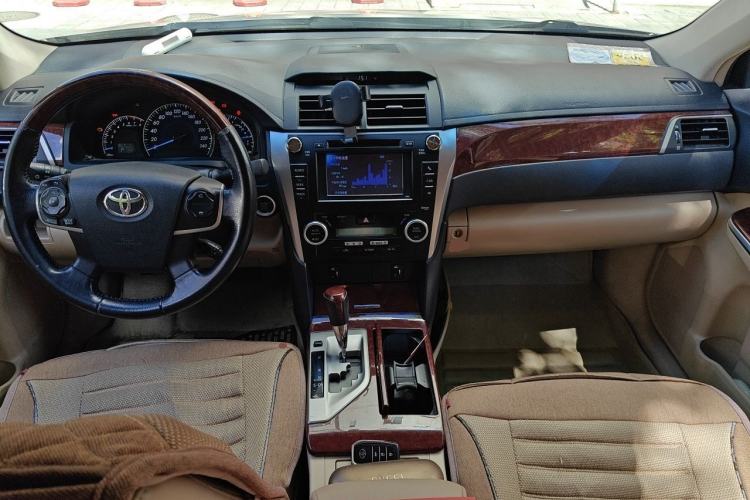 Used Toyota Camry 2012 2.5G Luxury Edition Center Console
