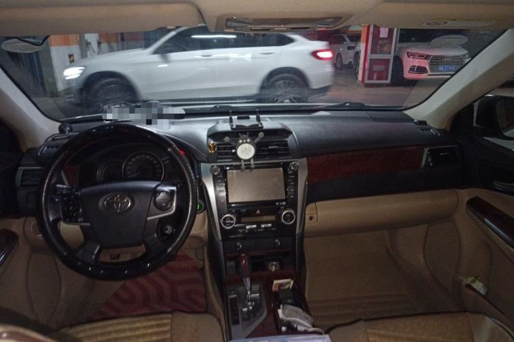 Used Toyota Camry 2012 2.5G Luxury Edition Center Console
