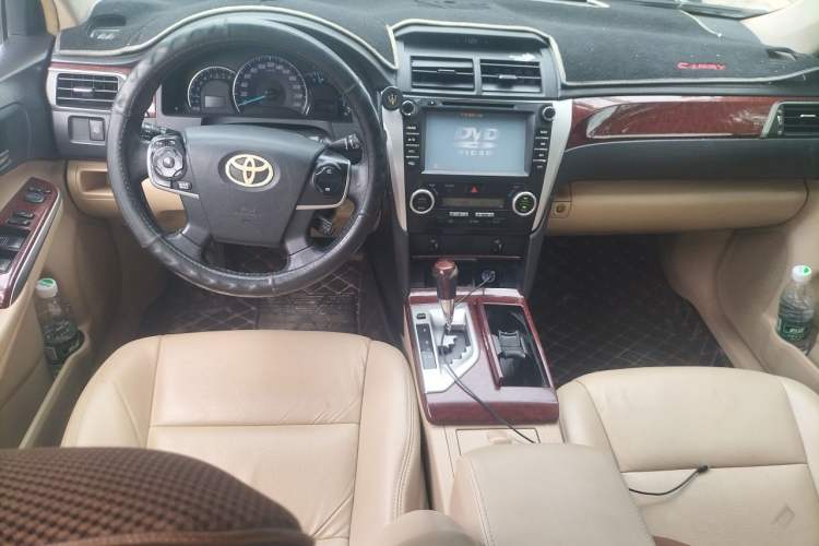 Used Toyota Camry 2012 2.5G Luxury Edition Center Console