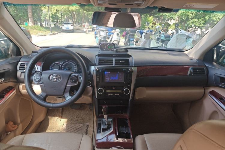 Used Toyota Camry 2012 2.5G Luxury Edition Center Console