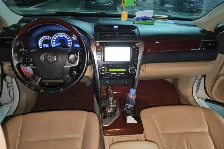 Used Toyota Camry 2012 2.5G Luxury Navigation Edition Center Console