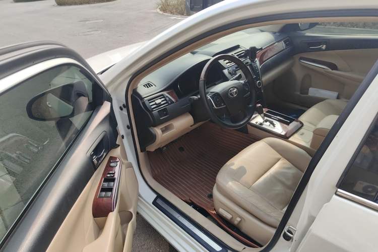 Used Toyota Camry 2012 2.5G Luxury Edition Driver Seat