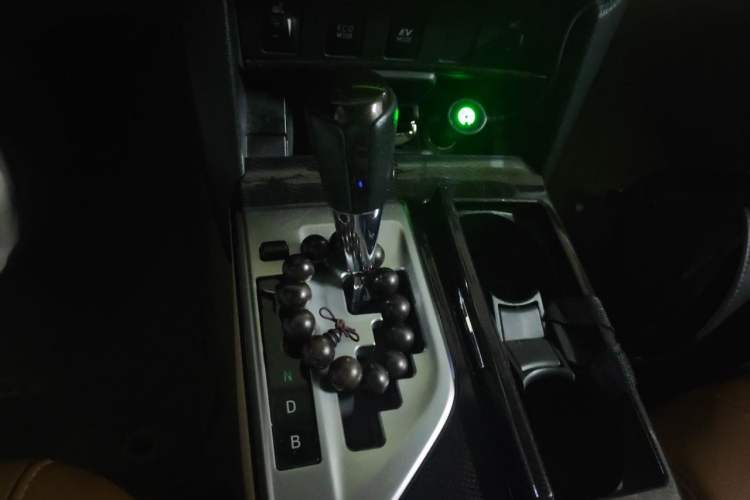 Used Toyota Camry 2012 Luxurious Edition 2.5HG Zunrui Gear Lever