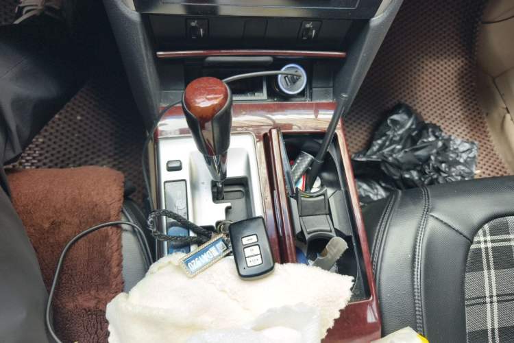 Used Toyota Camry 2012 2.5G Luxury Edition Gear Lever